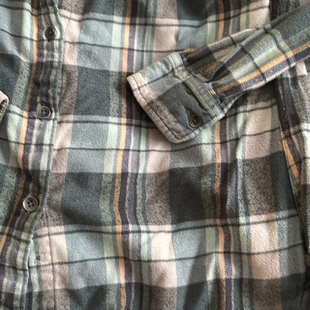Woolrich Plaid Button-Up Shirt Flannel size Small - image 2